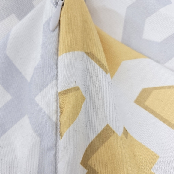 Domain Queen Duvet Cover Shams Set Grey Yellow Reversible Quatrefoil Geo… - Picture 11 of 16